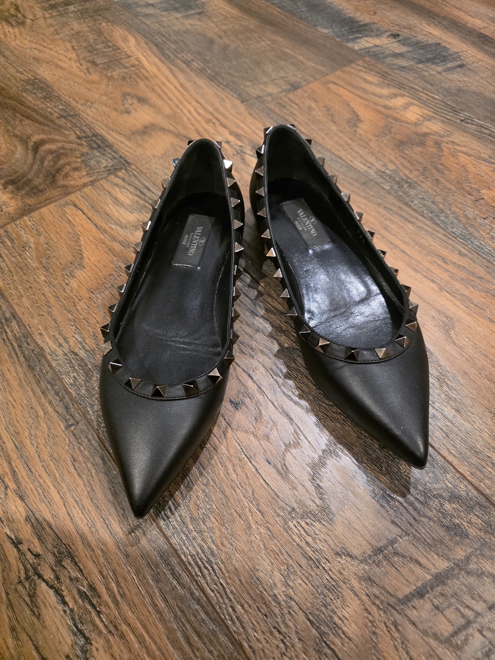 Valentino Garavani Black Pointed Leather Rockstud Flats